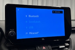 harmaa Toyota RAV4 2024 kuva 26.