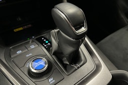 harmaa Toyota RAV4 2024 kuva 30.