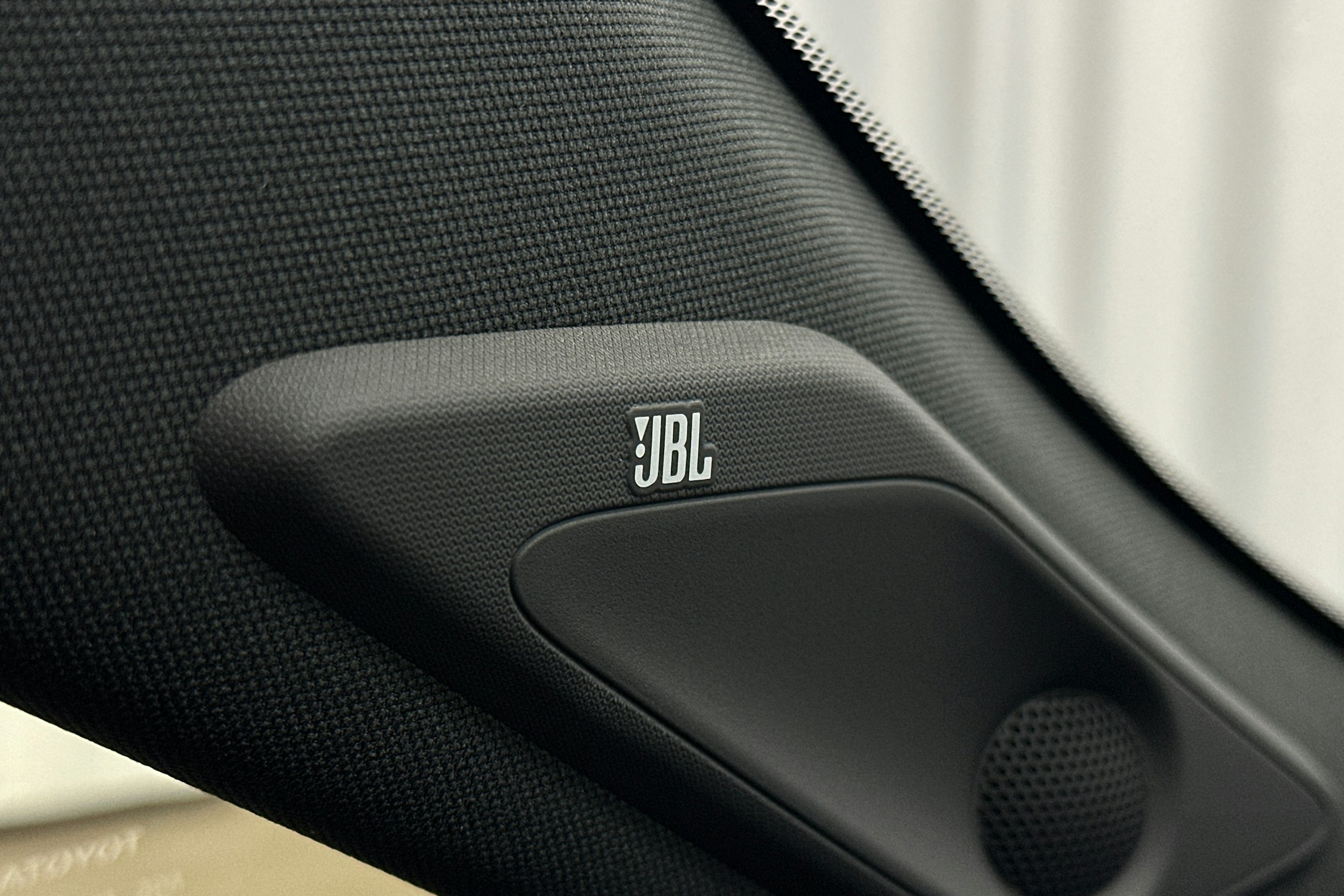 harmaa Toyota RAV4 2024 kuva 31.