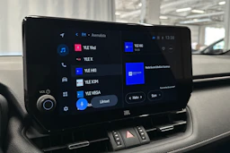 punainen Toyota RAV4 2024 kuva 19.