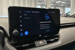 punainen Toyota RAV4 2024 kuva 21.