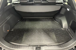 punainen Toyota RAV4 2024 kuva 27.