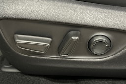 sininen Toyota RAV4 2024 kuva 17.