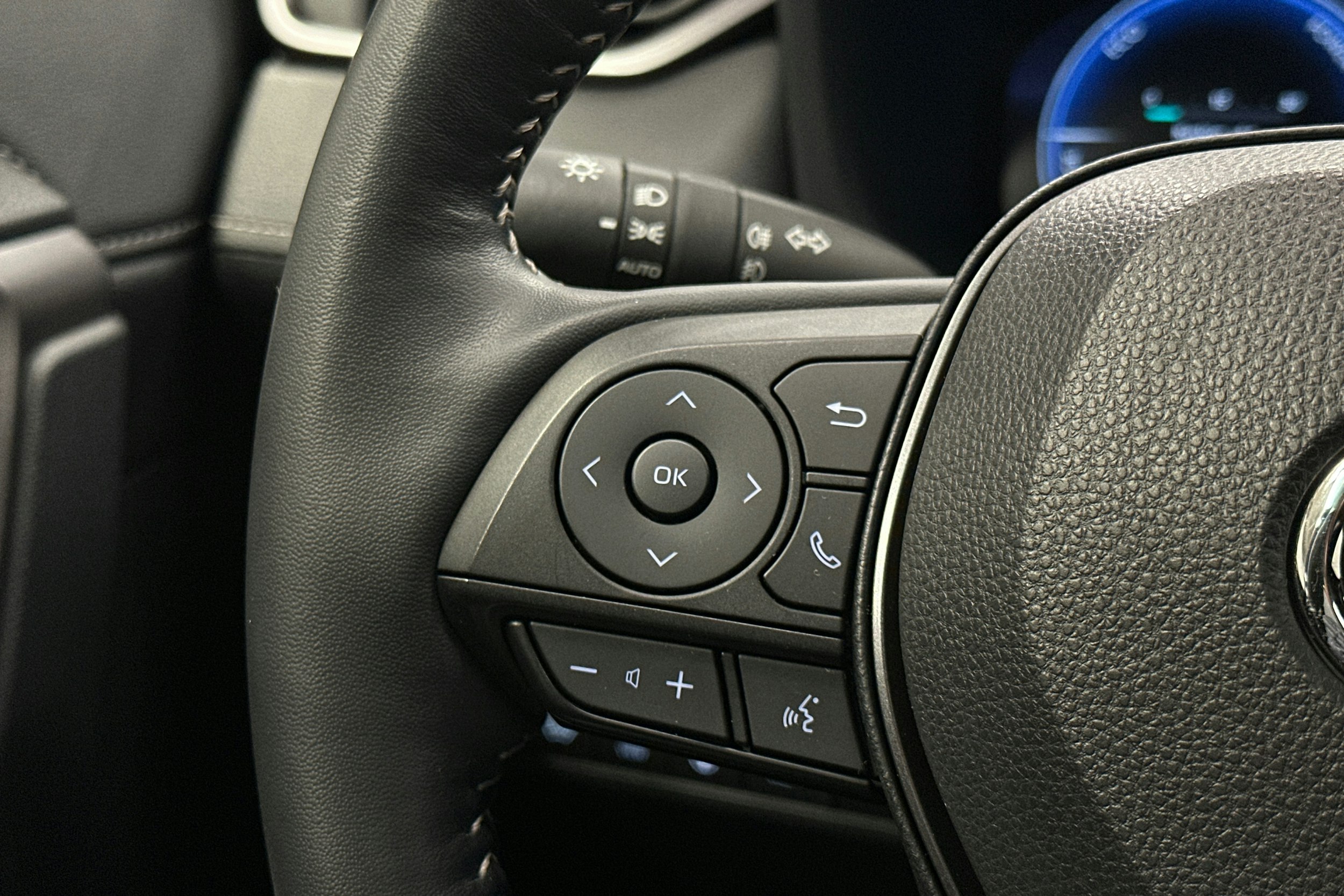 sininen Toyota RAV4 2024 kuva 20.