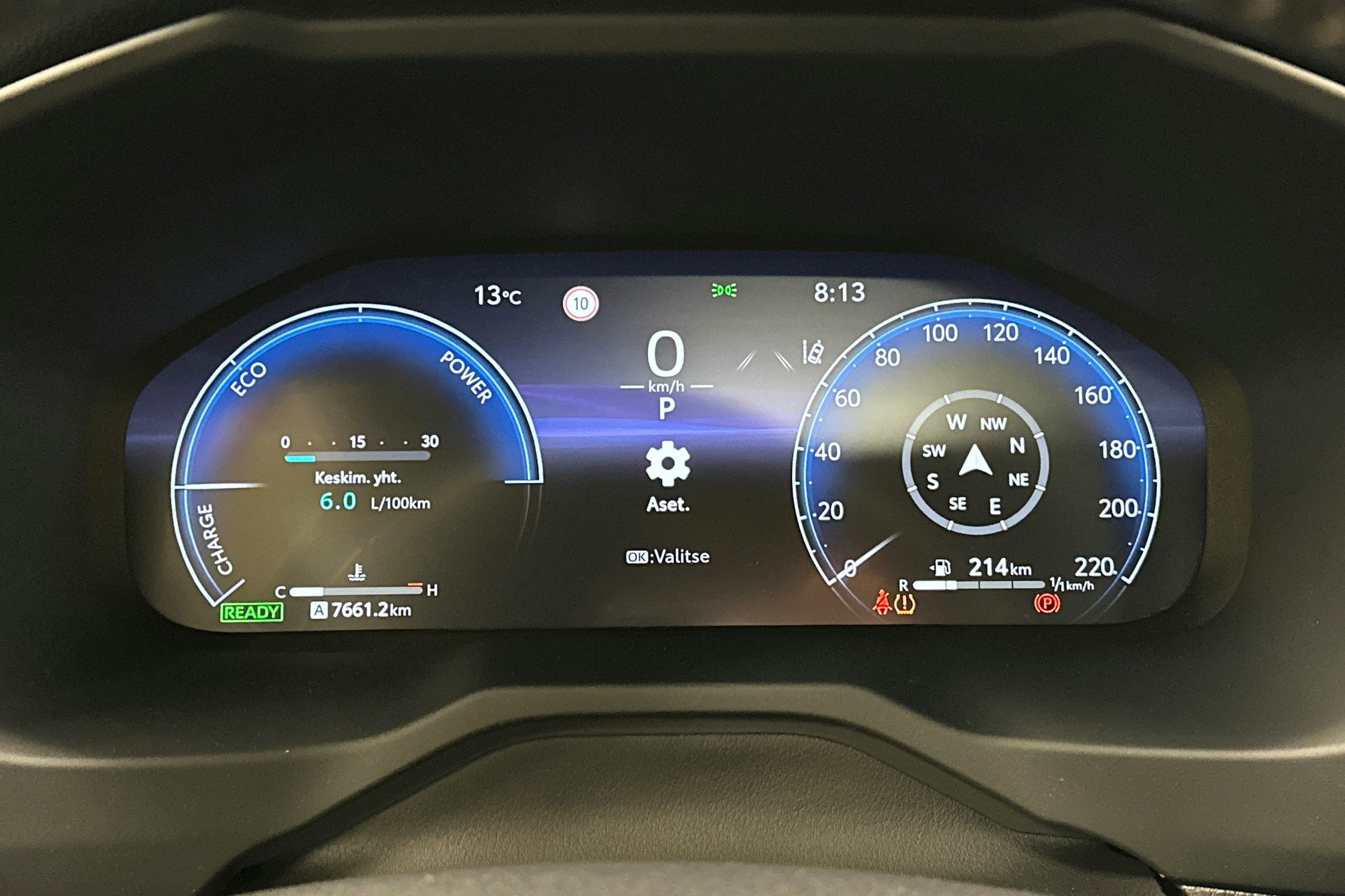 sininen Toyota RAV4 2024 kuva 22.