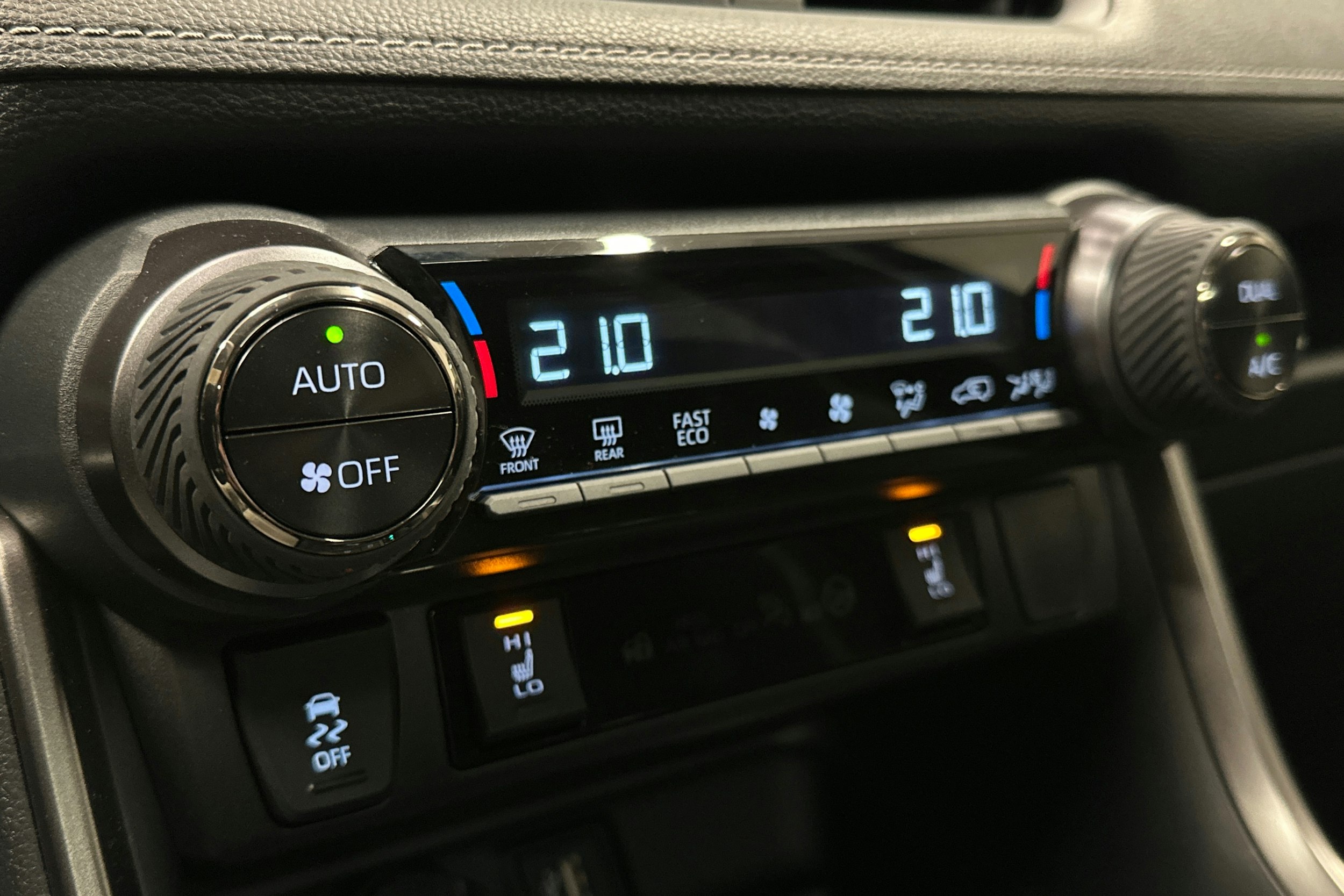 sininen Toyota RAV4 2024 kuva 28.