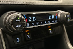 sininen Toyota RAV4 2024 kuva 28.