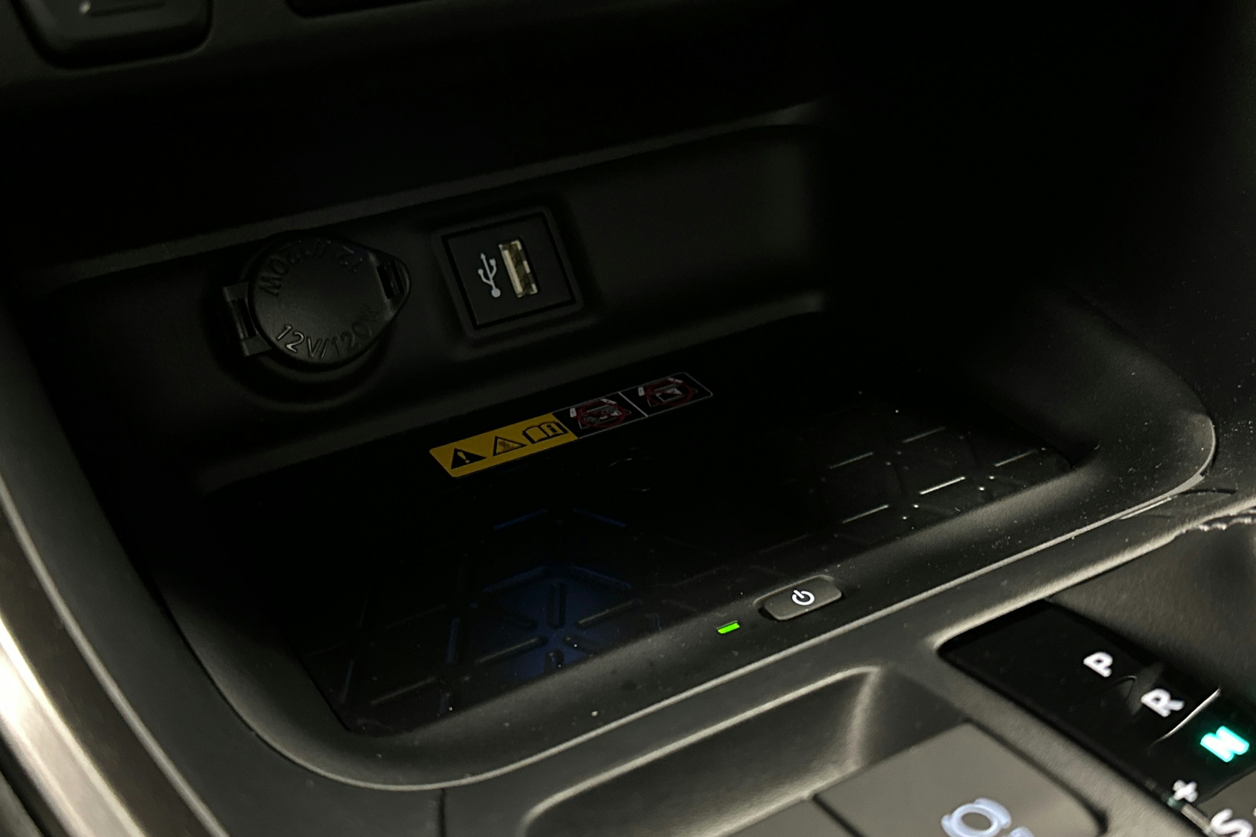 sininen Toyota RAV4 2024 kuva 29.