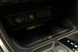 sininen Toyota RAV4 2024 kuva 29.