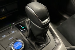 sininen Toyota RAV4 2024 kuva 30.