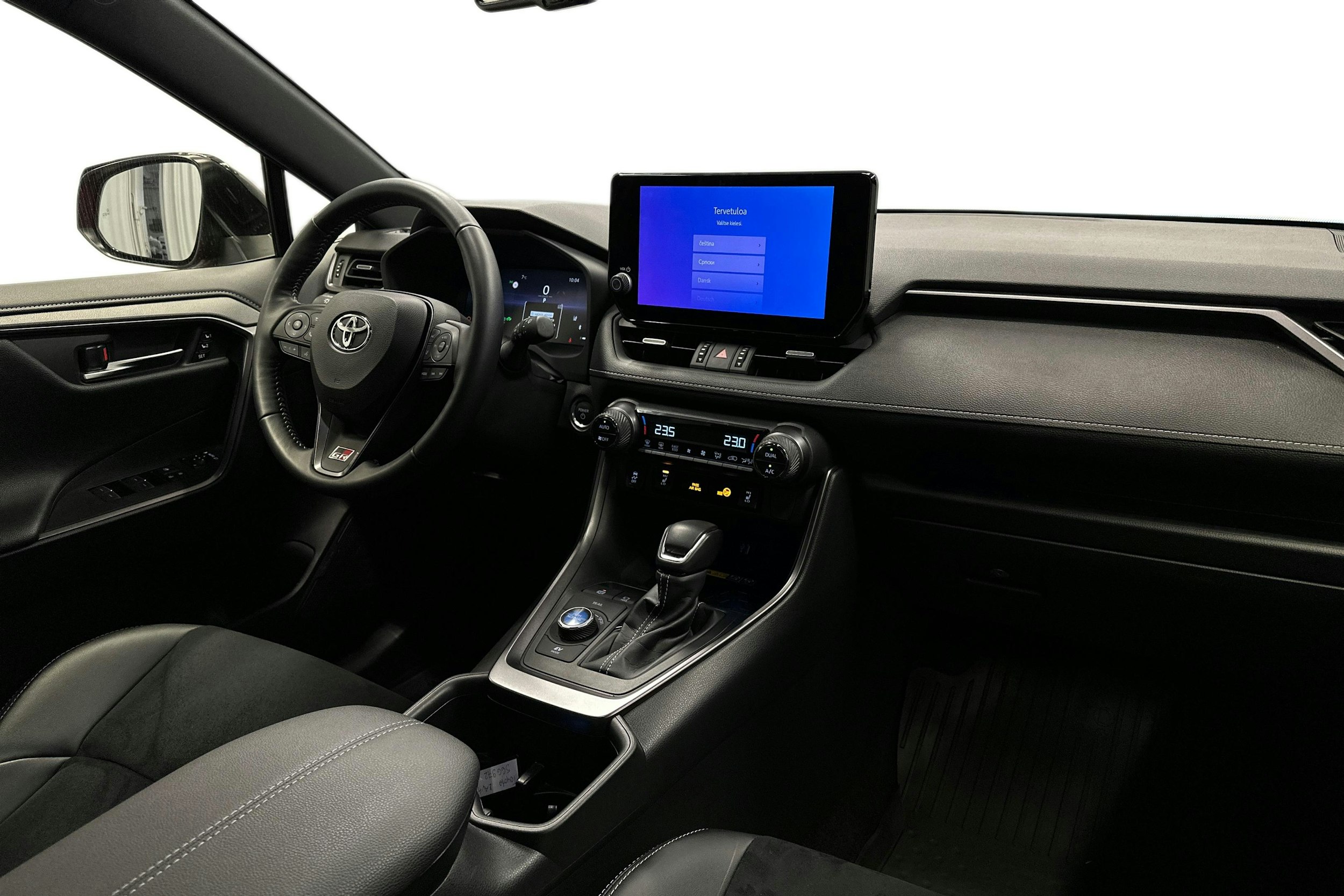 punainen Toyota RAV4 2025 kuva 9.