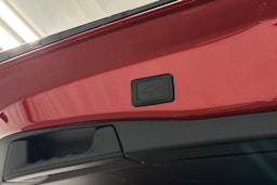 punainen Toyota RAV4 2025 kuva 15.