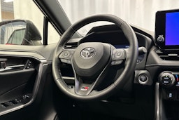 punainen Toyota RAV4 2025 kuva 19.