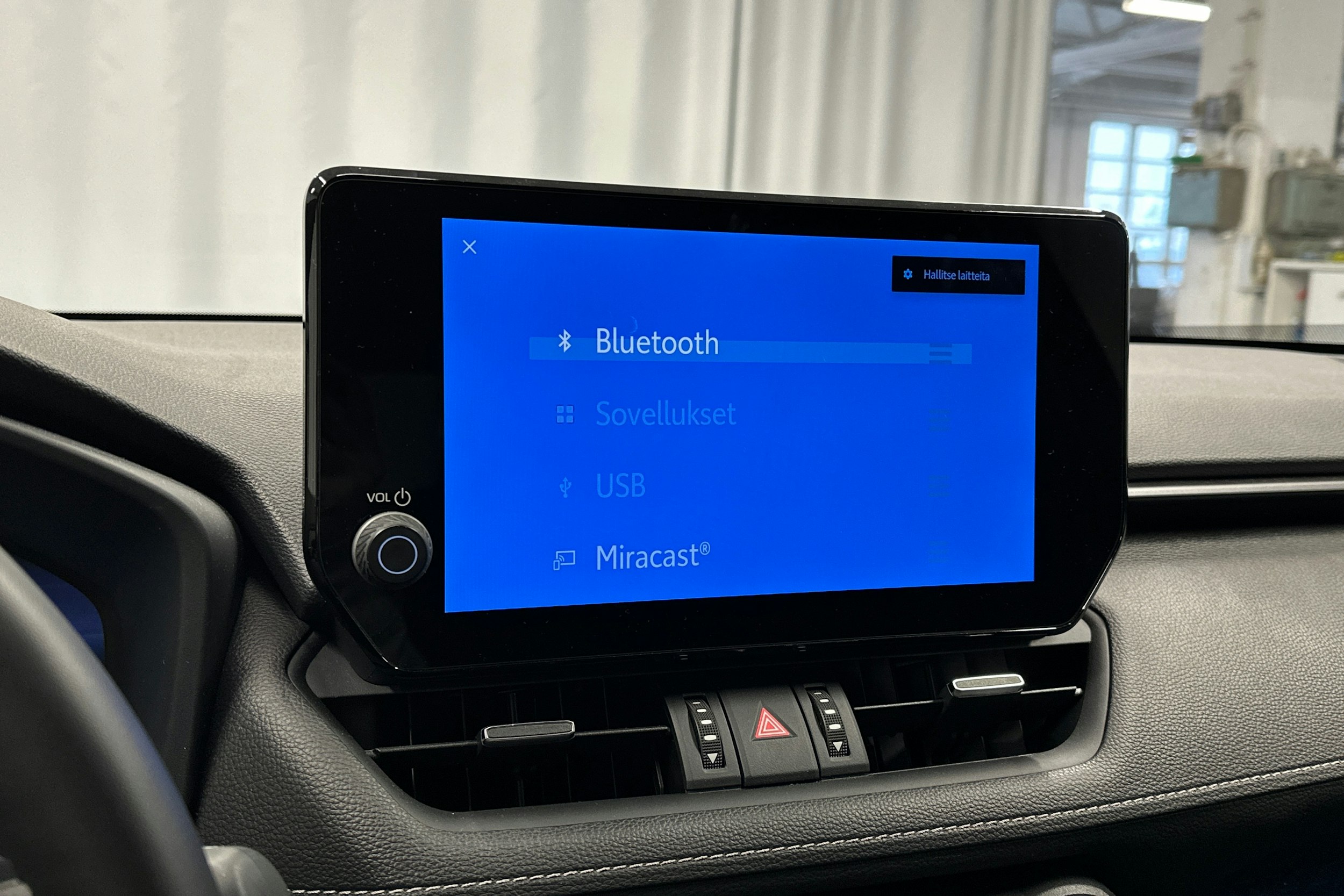 punainen Toyota RAV4 2025 kuva 27.