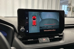 punainen Toyota RAV4 2025 kuva 28.