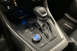 punainen Toyota RAV4 2025 kuva 31.