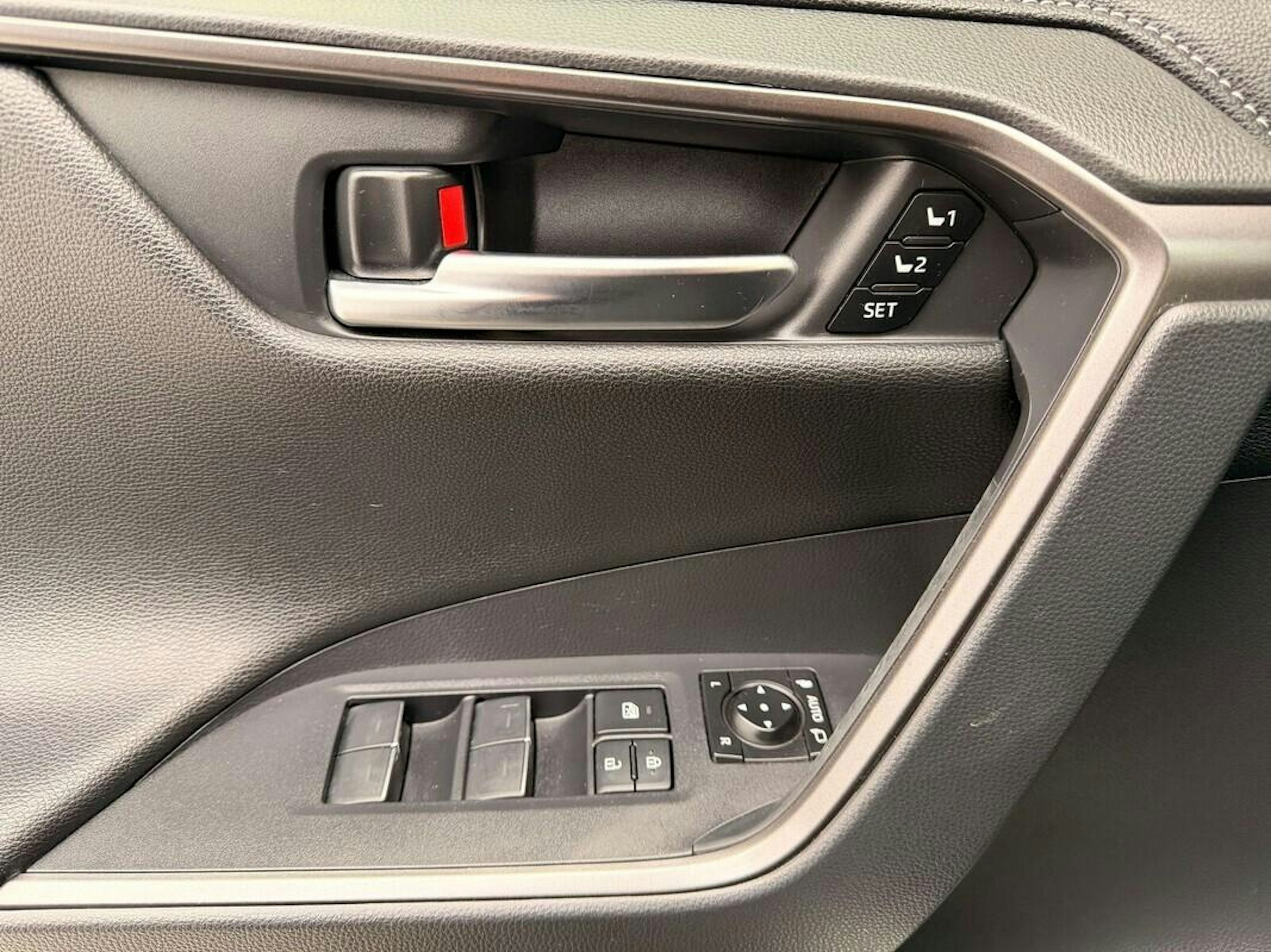 sininen Toyota RAV4 2025 kuva 7.