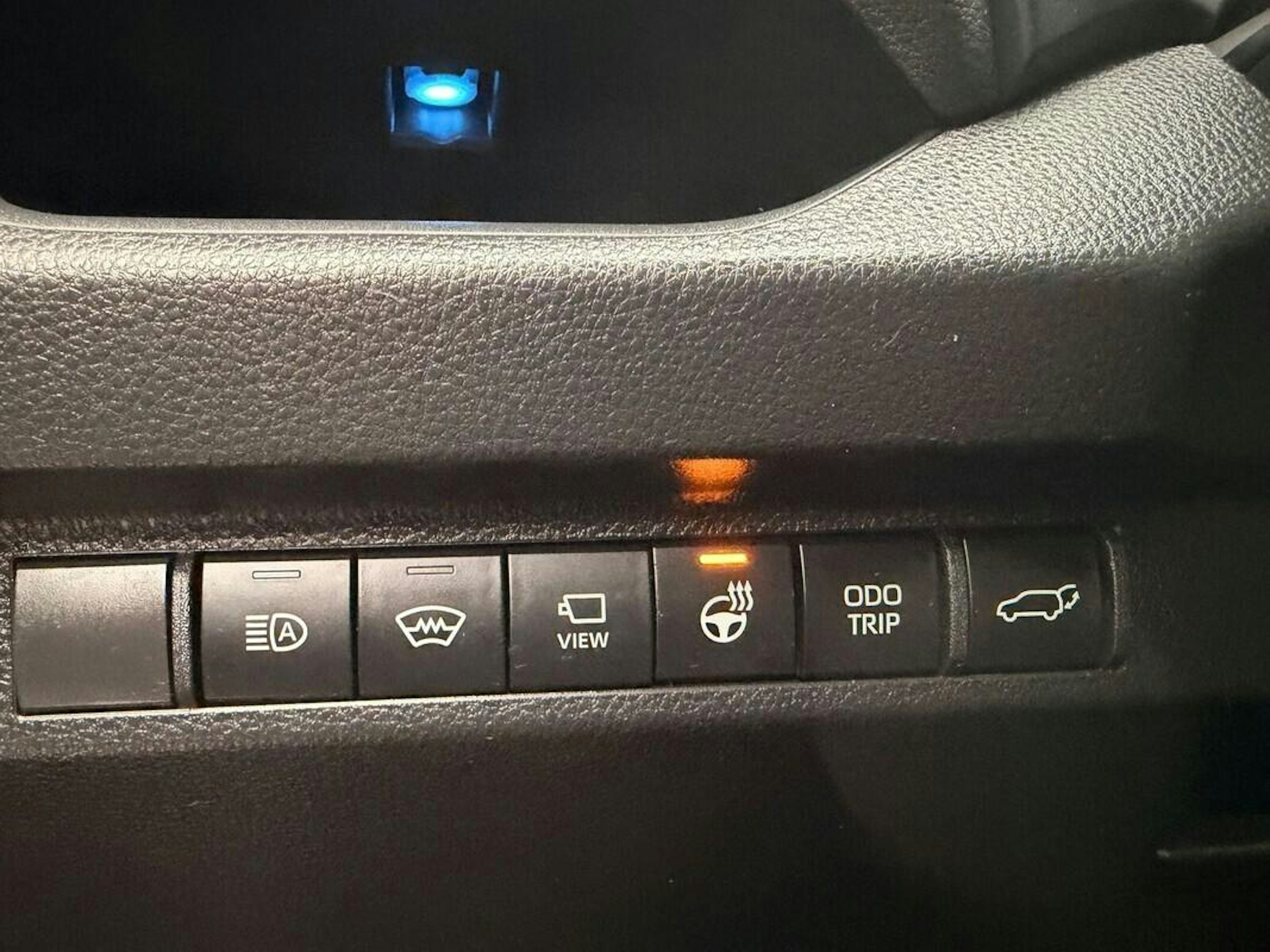 sininen Toyota RAV4 2025 kuva 9.