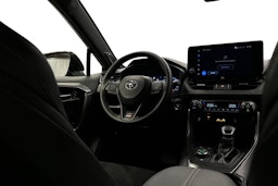 musta Toyota RAV4 2025 kuva 9.