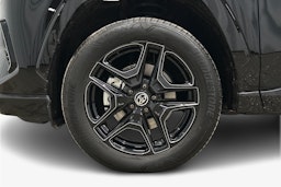 musta Toyota RAV4 2025 kuva 11.