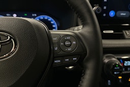 musta Toyota RAV4 2025 kuva 15.