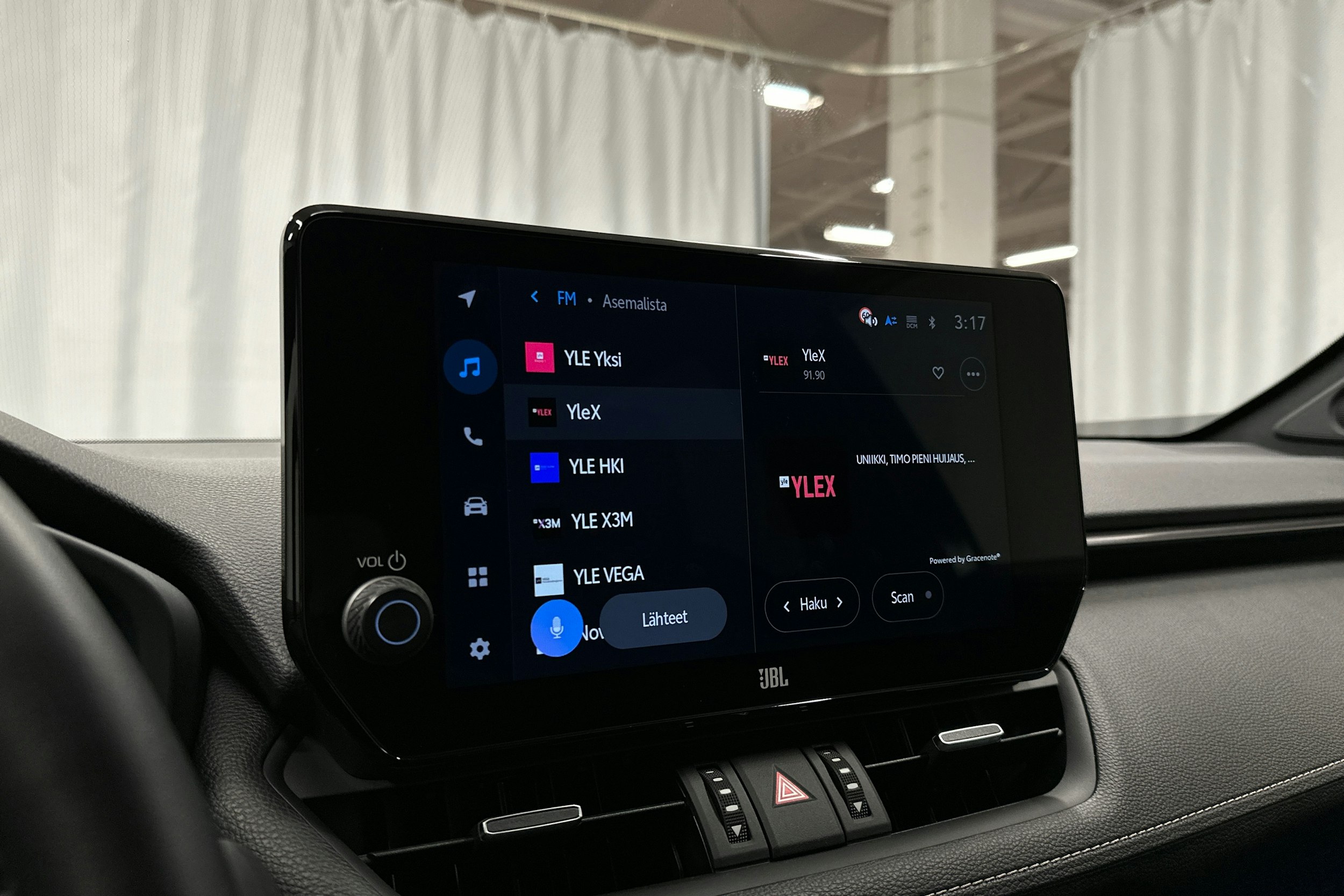 musta Toyota RAV4 2025 kuva 18.