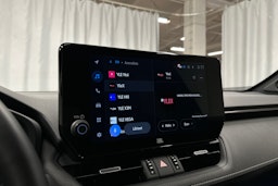 musta Toyota RAV4 2025 kuva 18.