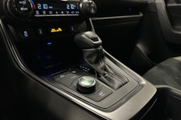 musta Toyota RAV4 2025 kuva 20.