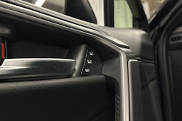 musta Toyota RAV4 2025 kuva 23.