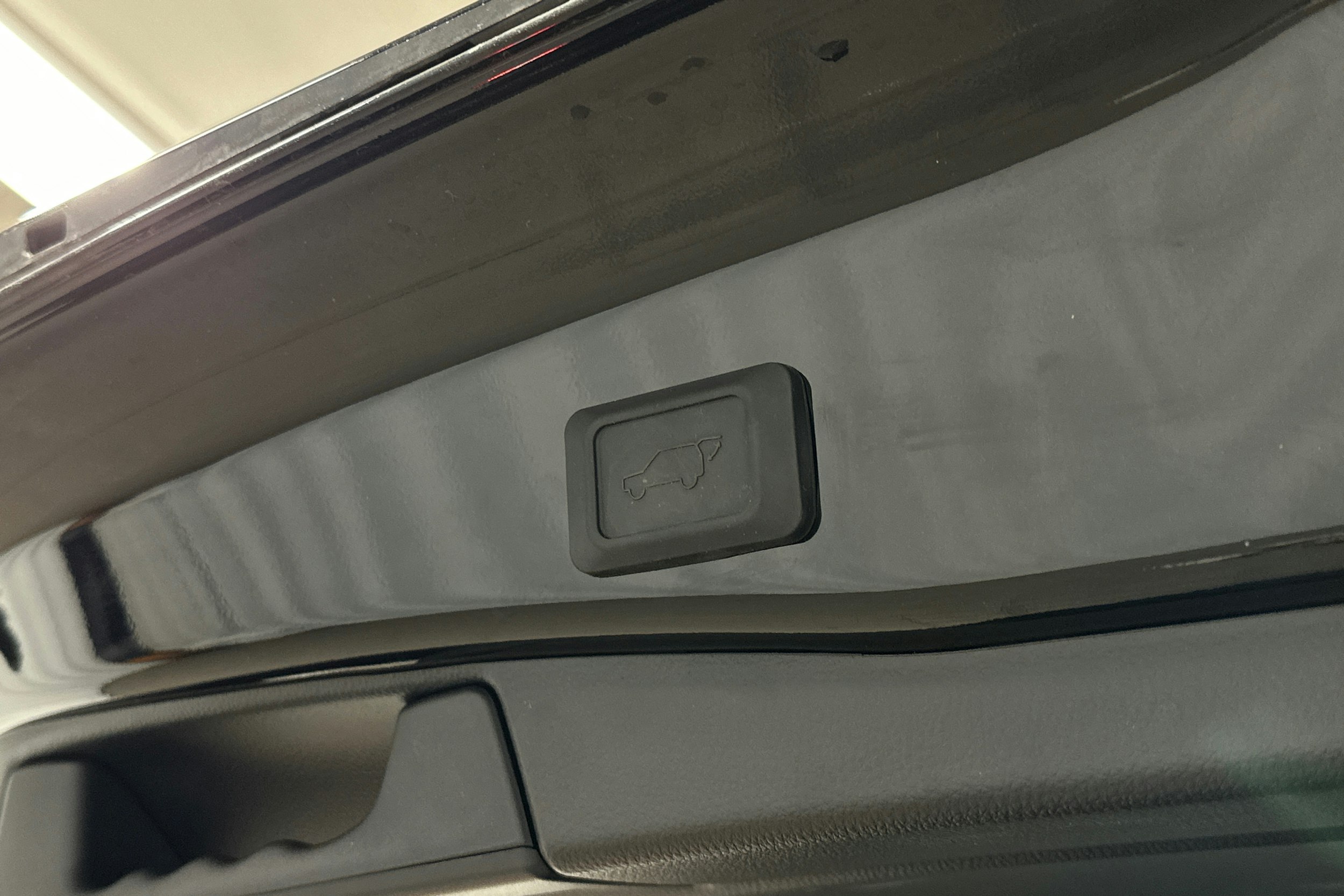 musta Toyota RAV4 2025 kuva 26.