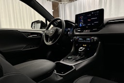 musta Toyota RAV4 2025 kuva 27.