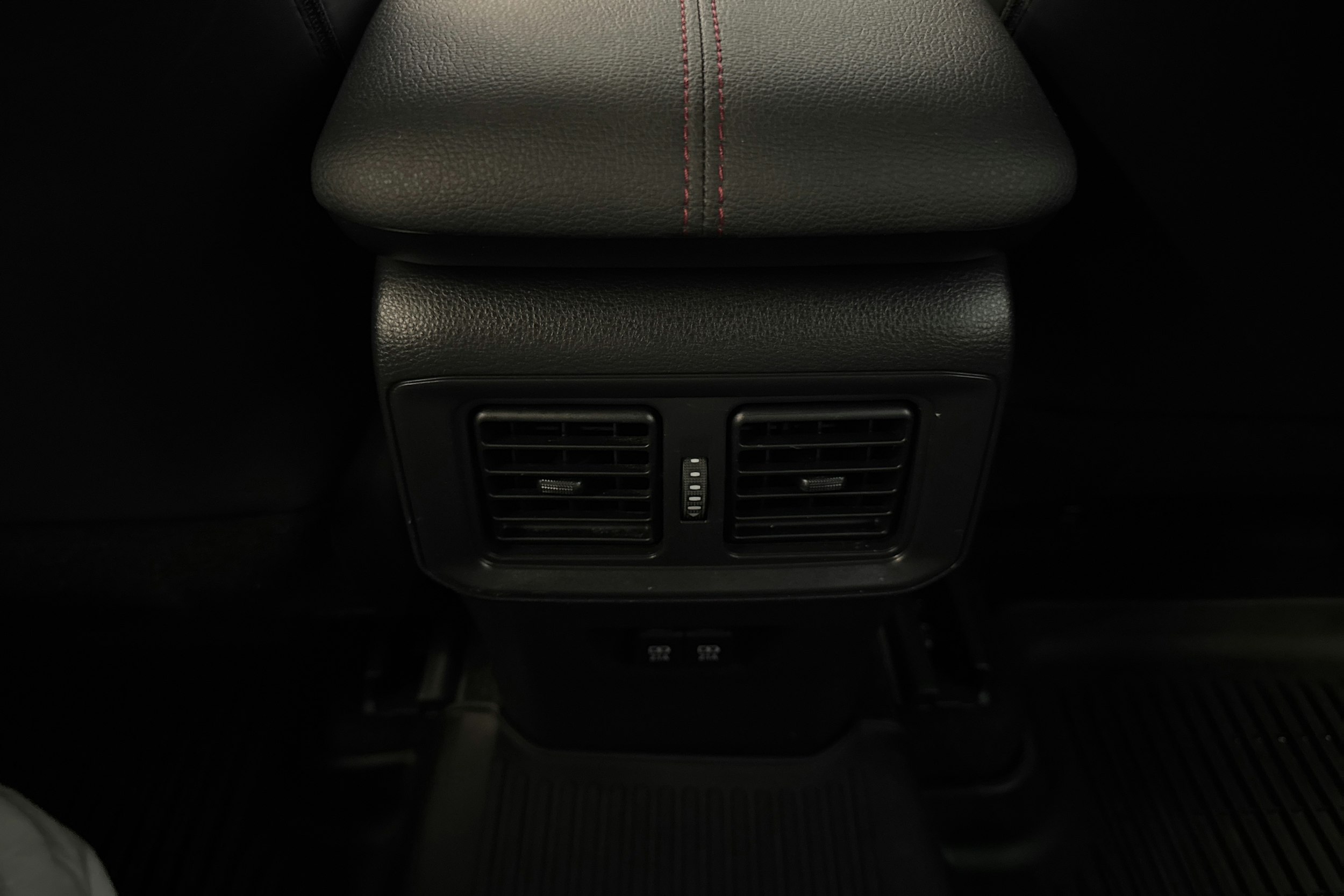 Harmaa Toyota RAV4 Plug-in 2020 kuva 13.