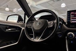 Harmaa Toyota RAV4 Plug-in 2020 kuva 14.