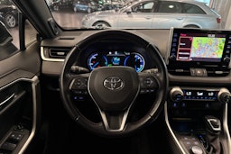 Harmaa Toyota RAV4 Plug-in 2020 kuva 15.