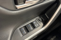 Harmaa Toyota RAV4 Plug-in 2020 kuva 24.