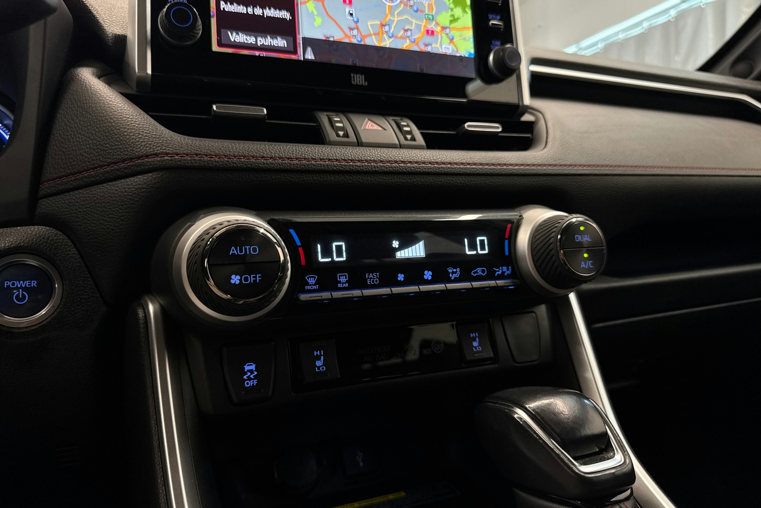 Harmaa Toyota RAV4 Plug-in 2020 kuva 26.