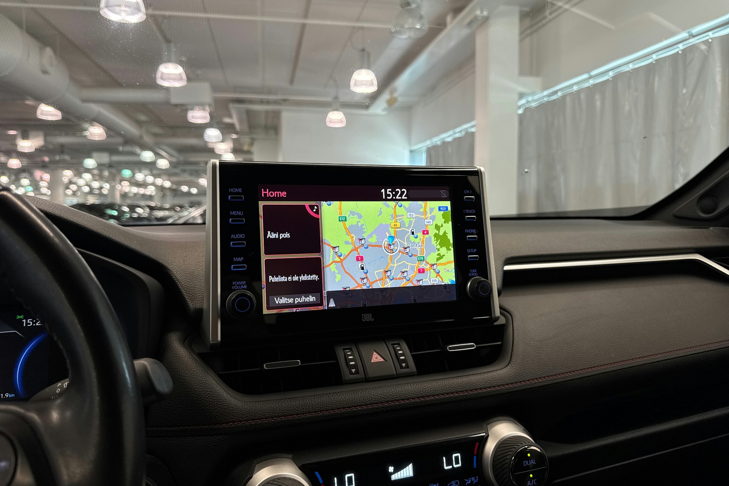Harmaa Toyota RAV4 Plug-in 2020 kuva 27.