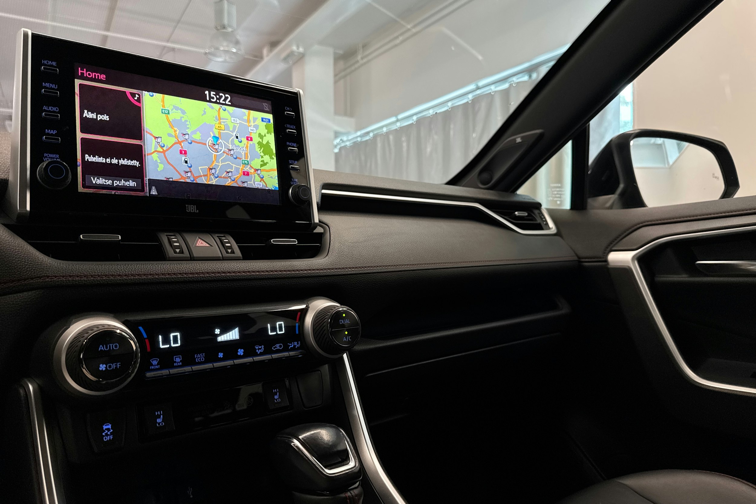 Harmaa Toyota RAV4 Plug-in 2020 kuva 28.