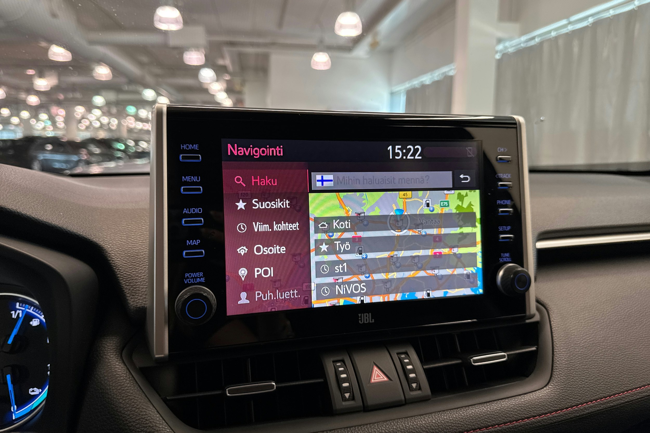 Harmaa Toyota RAV4 Plug-in 2020 kuva 30.