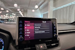 Harmaa Toyota RAV4 Plug-in 2020 kuva 32.