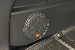 Harmaa Toyota RAV4 Plug-in 2020 kuva 36.