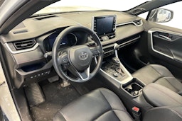 Valkoinen Toyota RAV4 Plug-in 2020 kuva 3.