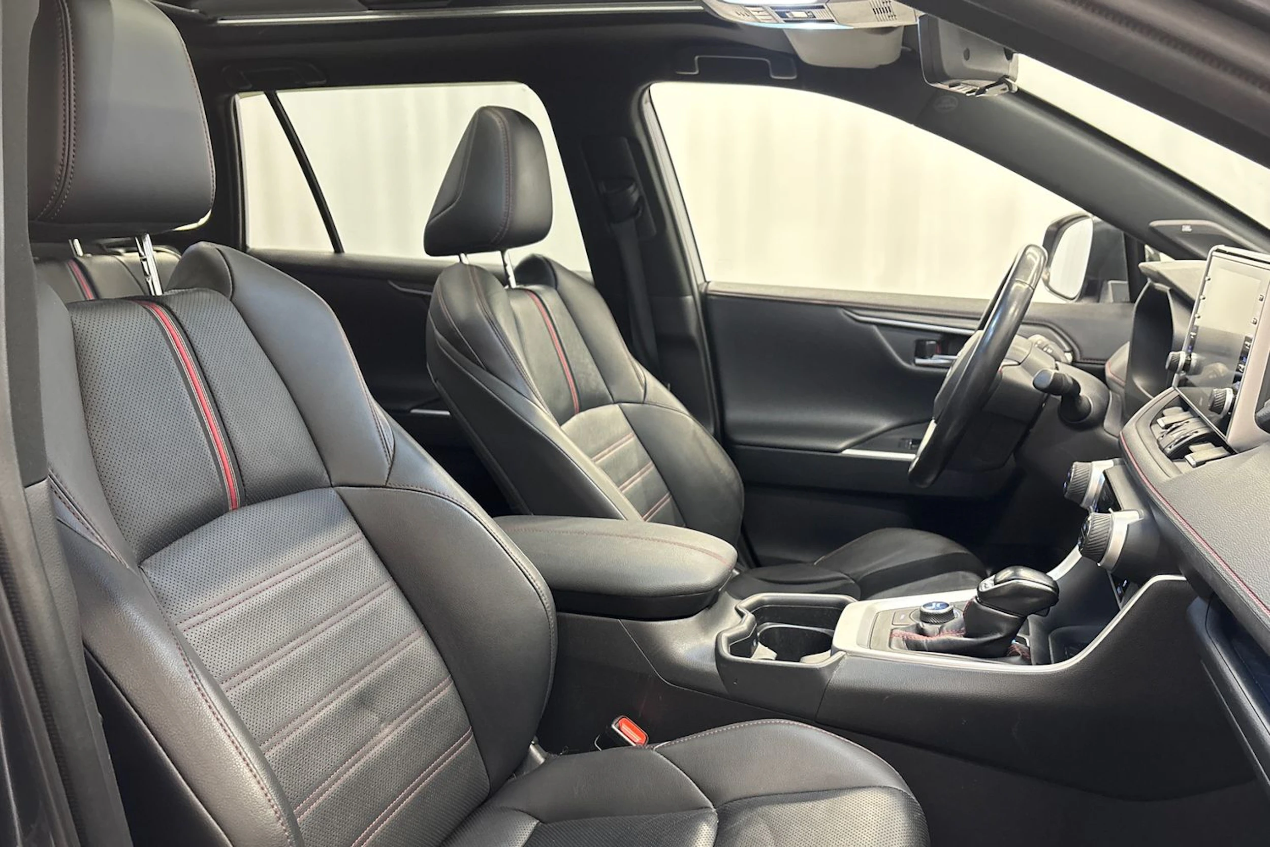 harmaa Toyota RAV4 Plug-in 2020 kuva 15.