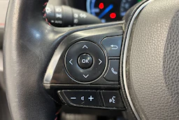 harmaa Toyota RAV4 Plug-in 2020 kuva 24.