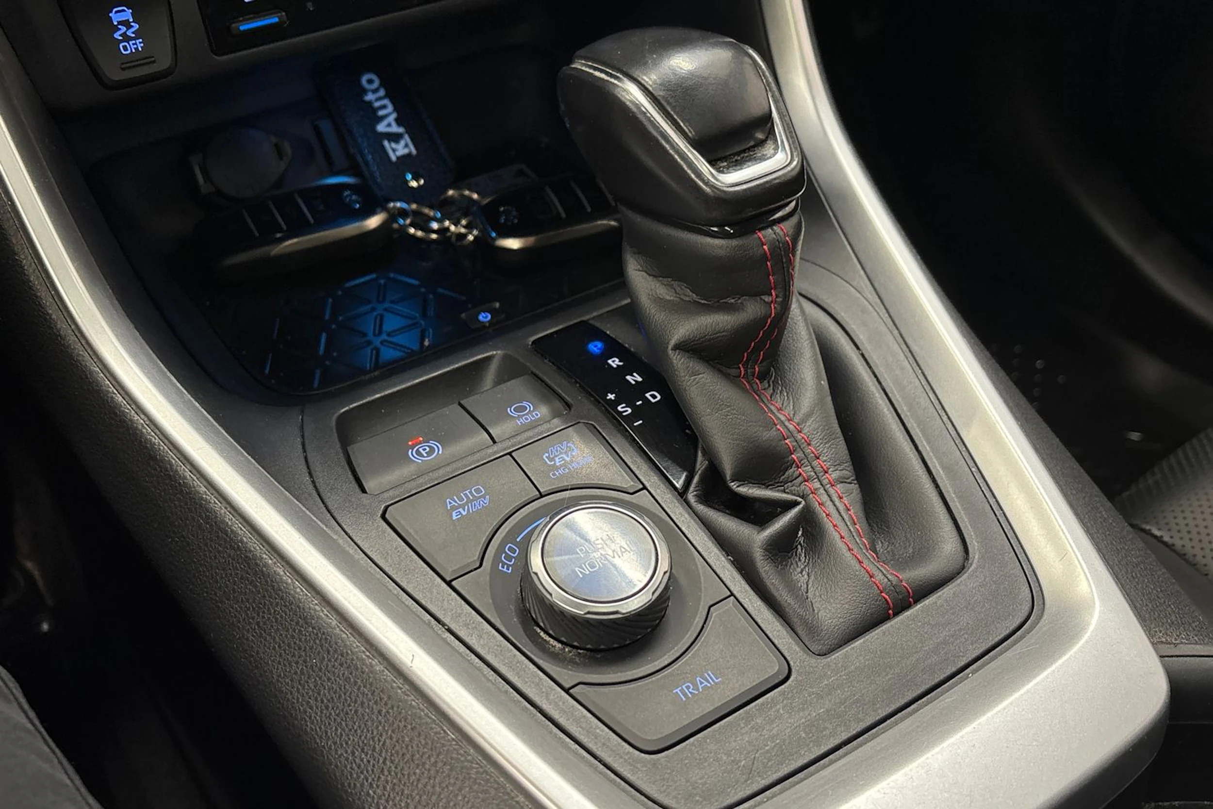 harmaa Toyota RAV4 Plug-in 2020 kuva 32.