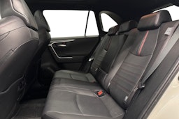 valkoinen Toyota RAV4 Plug-in 2021 kuva 10.