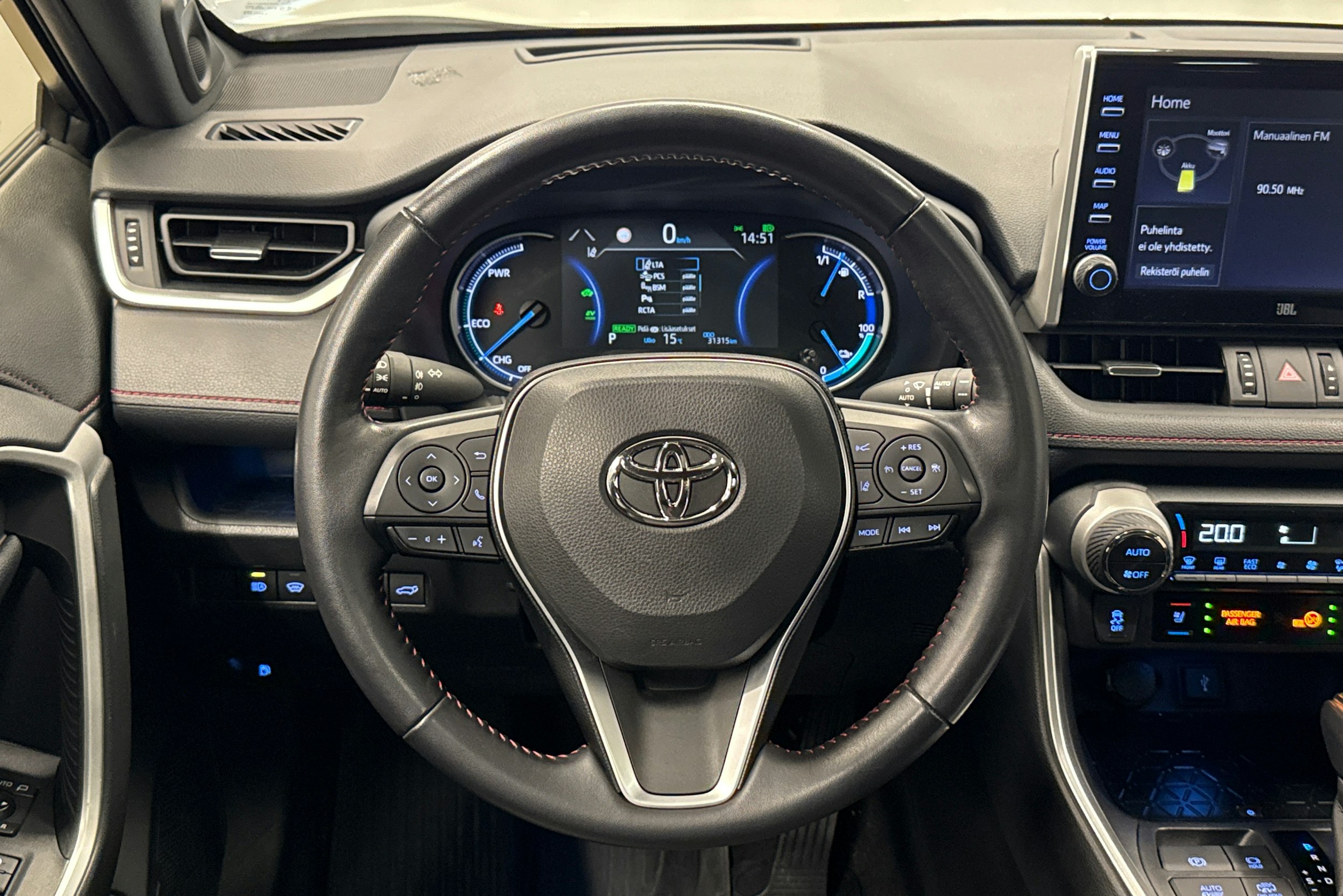 valkoinen Toyota RAV4 Plug-in 2021 kuva 14.
