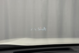 valkoinen Toyota RAV4 Plug-in 2021 kuva 18.