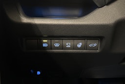 valkoinen Toyota RAV4 Plug-in 2021 kuva 19.