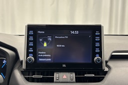 valkoinen Toyota RAV4 Plug-in 2021 kuva 22.